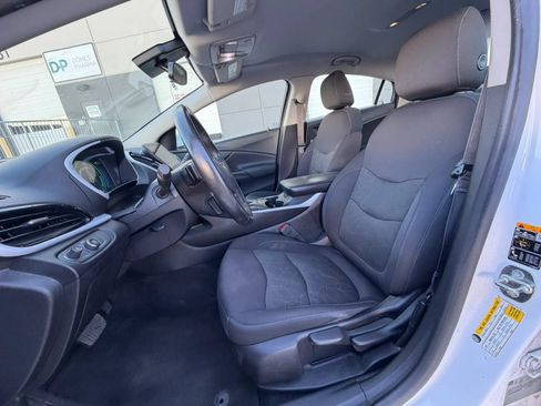 Used 2017 Chevrolet Volt LT FWD image 9