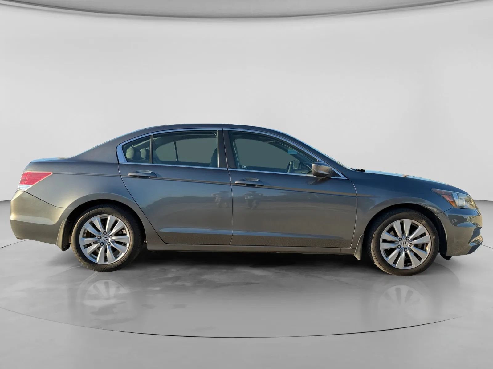 Used 2011 Honda Accord EX-L image 6