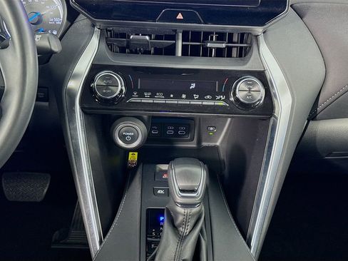 Used 2023 Toyota Venza LE image 35