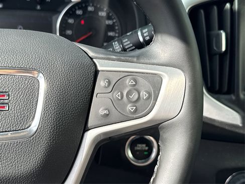 Used 2023 GMC Terrain SLT w/ Tech Package image 33