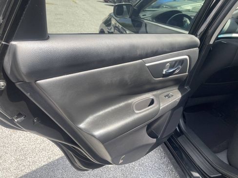 Used 2017 Nissan Altima 2.5 SR w/ Midnight Edition Package FWD image 19