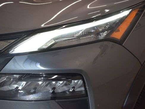 Used 2025 Nissan Rogue SV AWD/4WD image 15