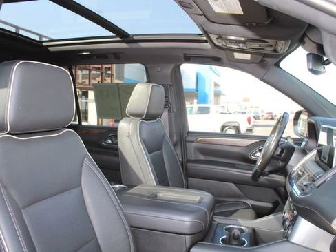 Used 2023 Chevrolet Tahoe Premier AWD/4WD image 16