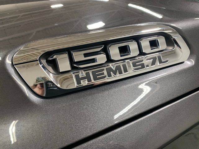 Used 2019 RAM 1500 Laramie AWD/4WD image 3