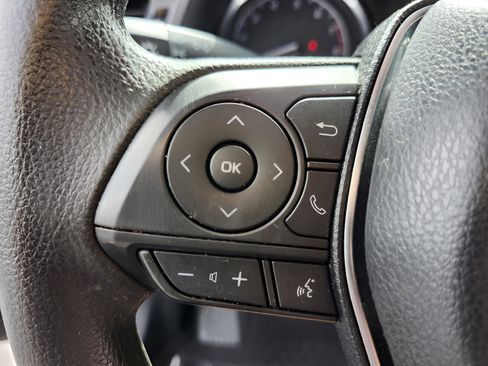 Used 2020 Toyota Camry LE image 18