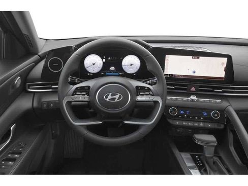 Used 2025 Hyundai Elantra SEL FWD image 34