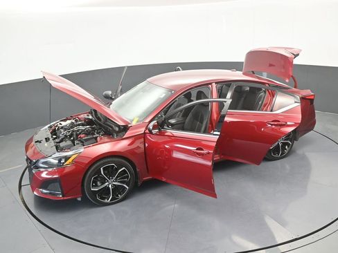 Used 2024 Nissan Altima 2.5 SR image 63