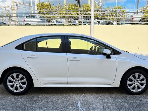 Used 2022 Toyota Corolla LE FWD image 6