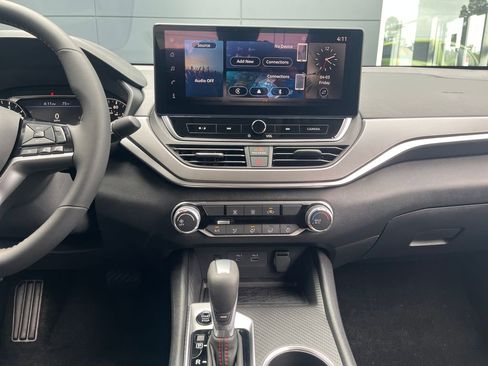 New 2026 Nissan Altima 2.5 SR FWD image 17