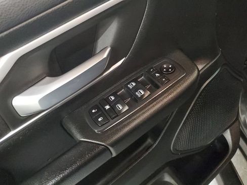 Used 2020 RAM 1500 Big Horn AWD/4WD image 12