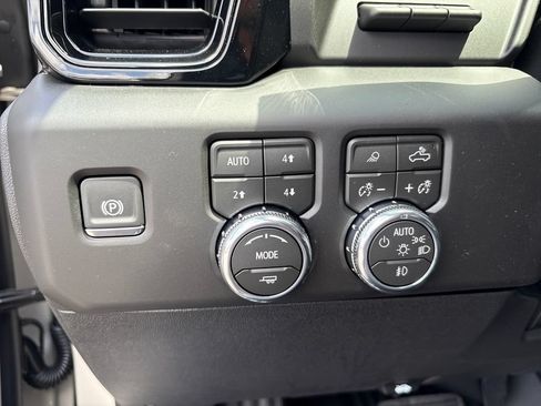 New 2026 GMC Sierra 2500 AT4X w/ LPO, Black Badging Package AWD/4WD image 20