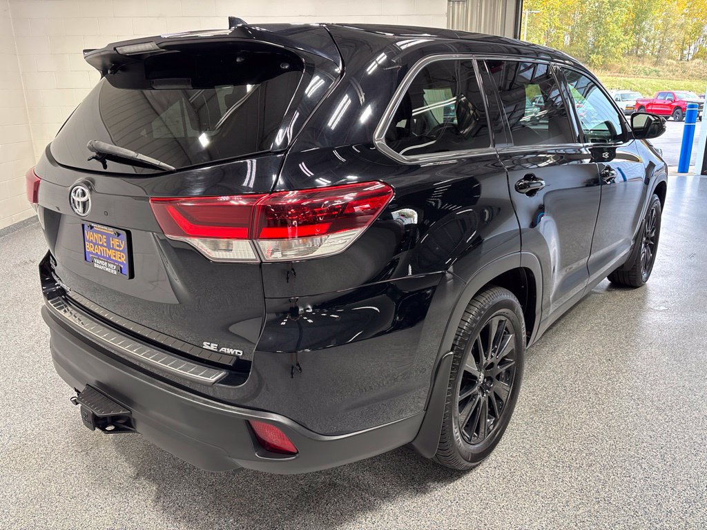 Used 2019 Toyota Highlander SE AWD/4WD image 7