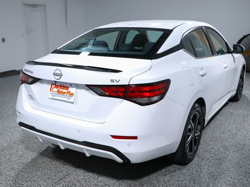 Used 2024 Nissan Sentra SV FWD image 7