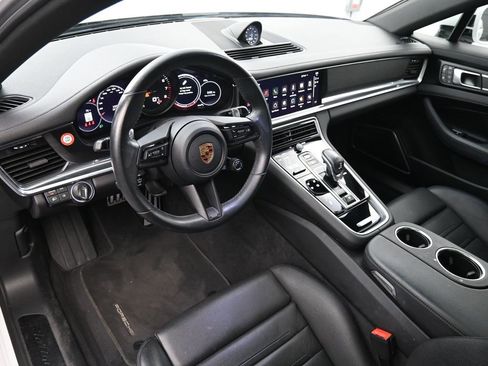 Certified 2023 Porsche Panamera Platinum Edition image 4