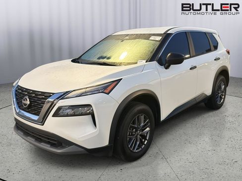 Used 2023 Nissan Rogue S AWD/4WD image 2