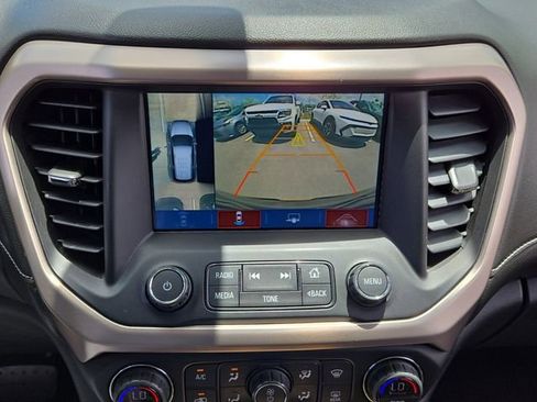 Used 2018 GMC Acadia Denali w/ Technology Package FWD image 22