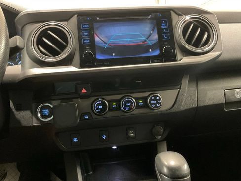 Used 2016 Toyota Tacoma TRD Off-Road w/ Towing Package RWD image 18