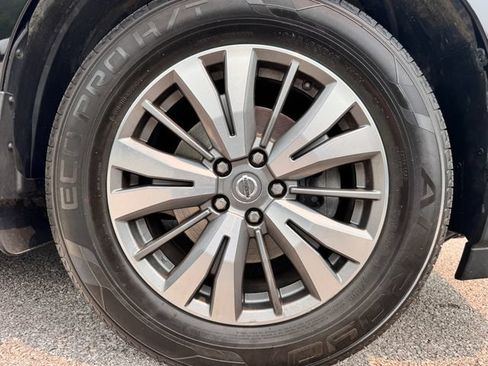 Used 2020 Nissan Pathfinder S FWD image 36