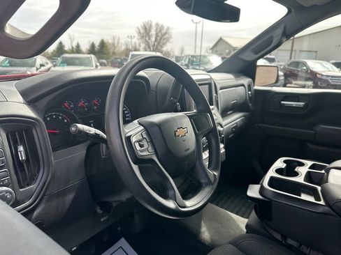 Used 2023 Chevrolet Silverado 1500 Custom image 2