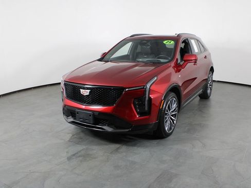 Used 2025 Cadillac XT4 Sport FWD image 2
