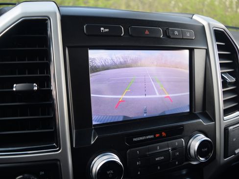 Used 2020 Ford F150 Lariat w/ Equipment Group 502A Luxury image 10