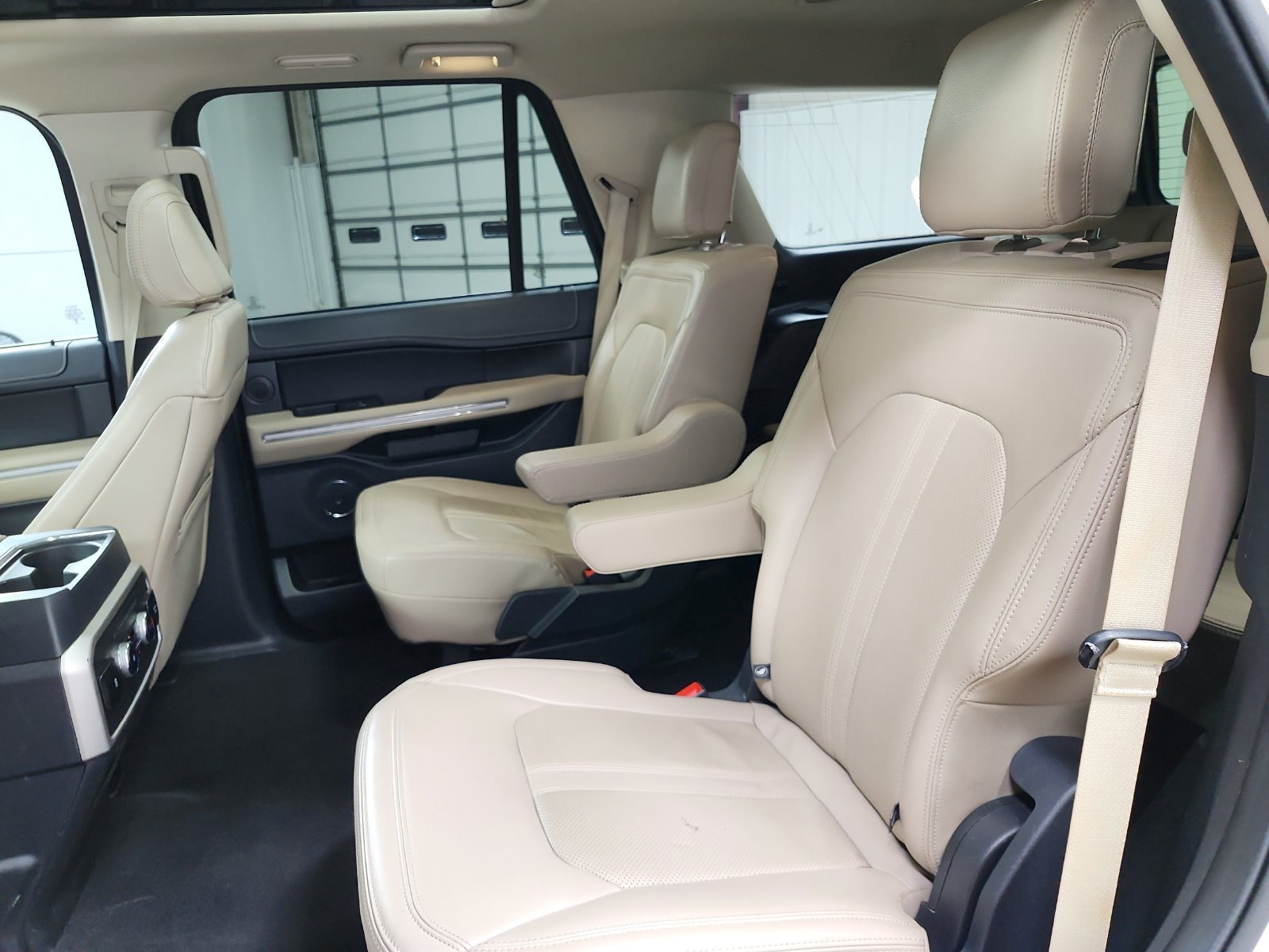 Used 2024 Ford Expedition Limited RWD image 12
