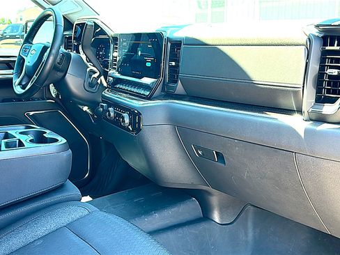 Used 2023 Chevrolet Silverado 1500 LT w/ Z71 Off-Road Package AWD/4WD image 23