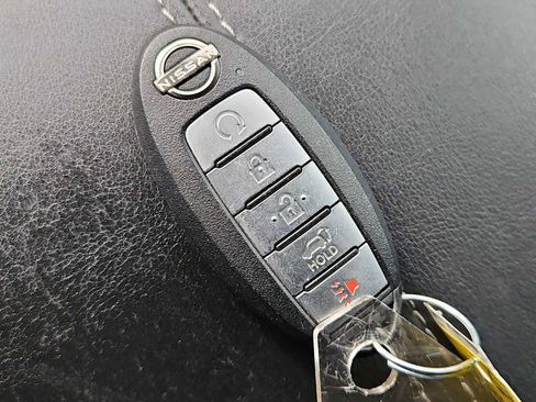 Used 2022 Nissan Pathfinder SL w/ SL Black Package image 35