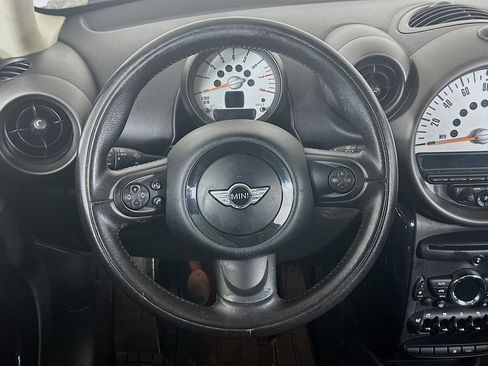 Used 2011 MINI Cooper Countryman FWD image 17