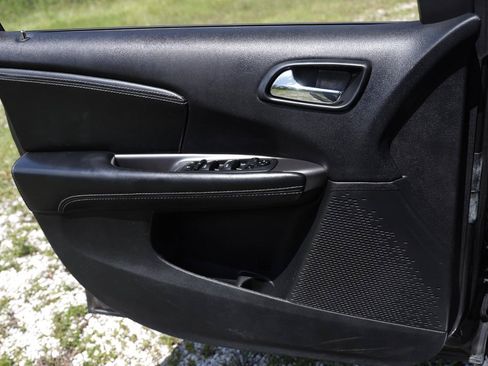 Used 2018 Dodge Journey Crossroad AWD/4WD image 37