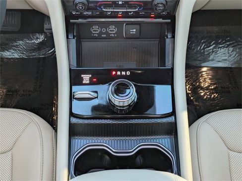 Used 2025 Jeep Grand Cherokee L Limited w/ Luxury Tech Group II image 21