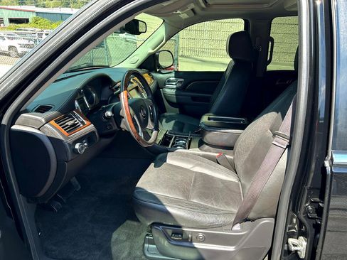 Used 2013 Cadillac Escalade Platinum image 9