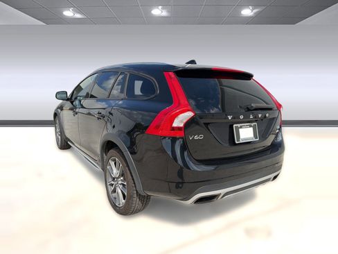 Used 2015 Volvo V60 T5 Cross Country w/ Convenience Package AWD/4WD image 3