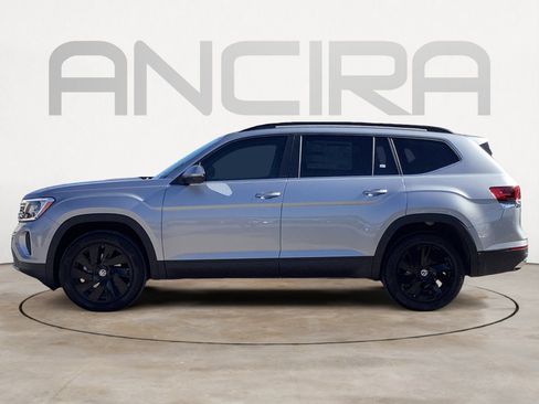 New 2025 Volkswagen Atlas SE FWD image 5