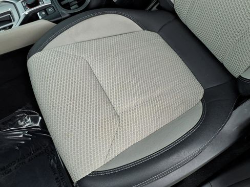 Used 2022 Subaru Forester Premium image 29