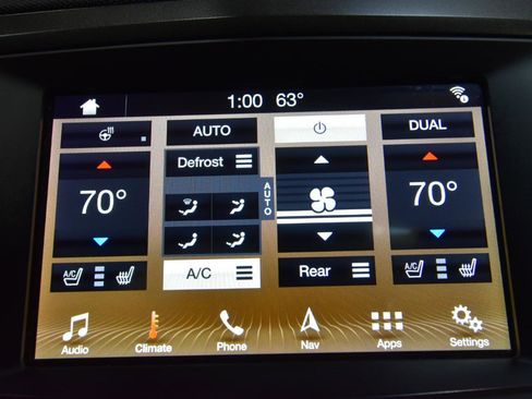 Used 2019 Lincoln MKT AWD image 22