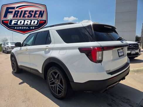 Used 2025 Ford Explorer ST-Line w/ Premium Package AWD/4WD image 3