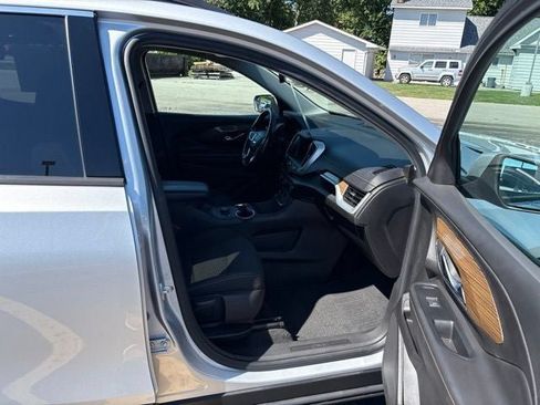 Used 2019 GMC Terrain SLE w/ Driver Convenience Package FWD image 5