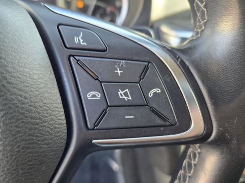 Used 2019 INFINITI QX30 image 16