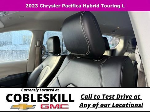 Used 2023 Chrysler Pacifica Touring-L FWD image 10