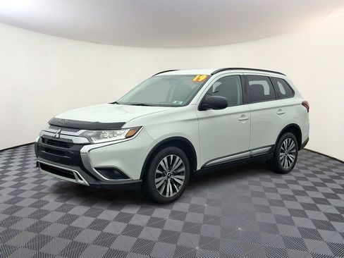 Used 2019 Mitsubishi Outlander ES image 3