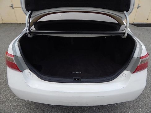 Used 2007 Toyota Camry LE image 19