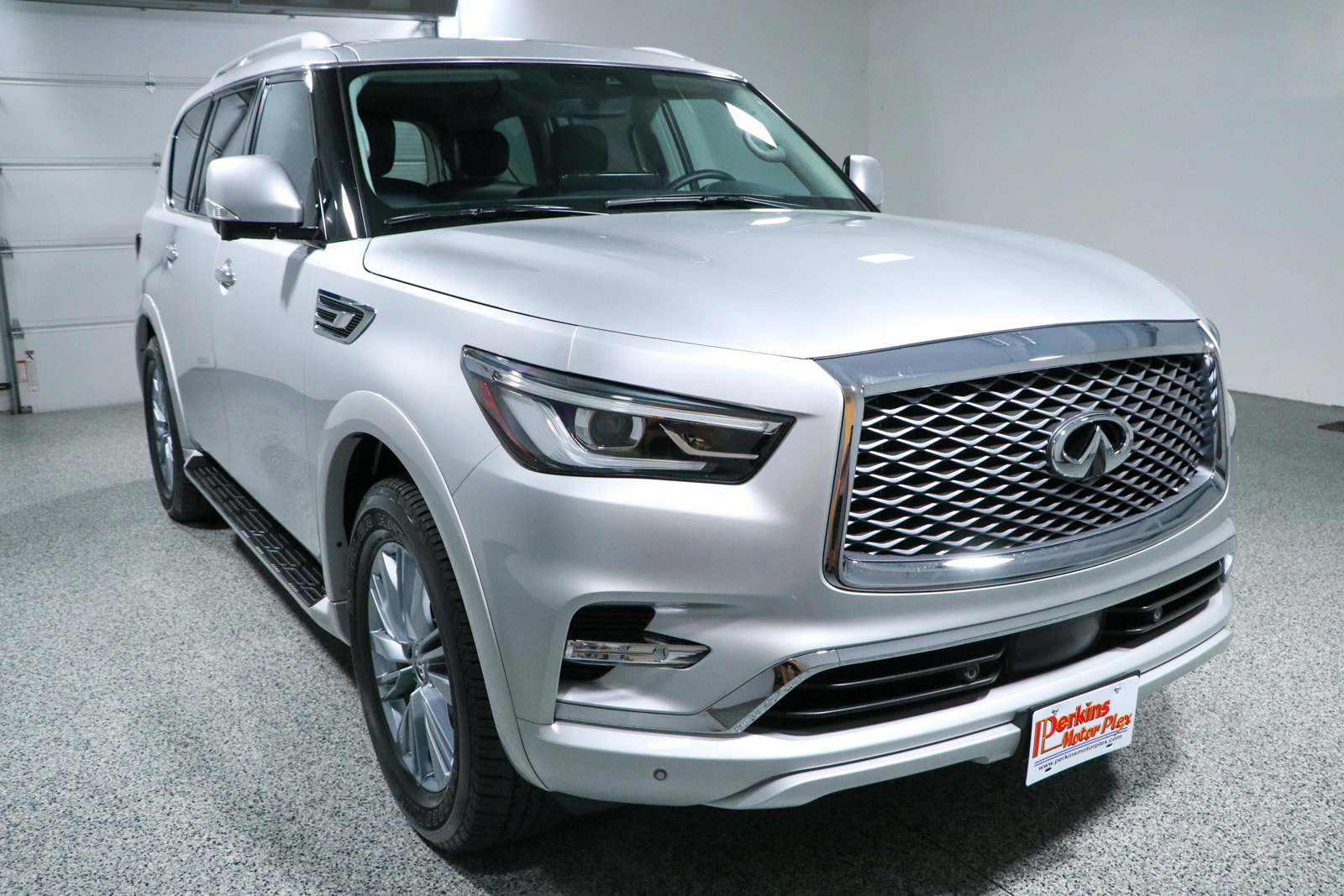 Used 2023 INFINITI QX80 Luxe w/ Cargo Package AWD/4WD image 5