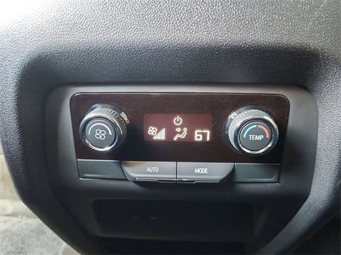 Used 2024 Chevrolet Traverse LS image 21