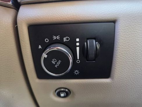 Used 2018 Jeep Grand Cherokee Overland RWD image 24