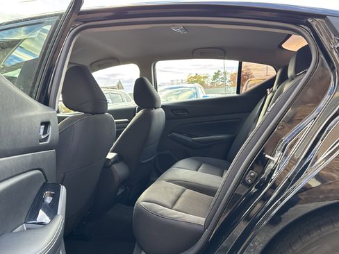 Used 2023 Nissan Altima 2.5 SV image 10