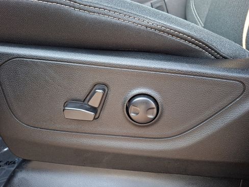 Used 2022 RAM 1500 Big Horn AWD/4WD image 14