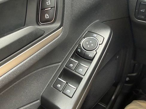 Used 2022 Ford Escape SE w/ Convenience Package image 24