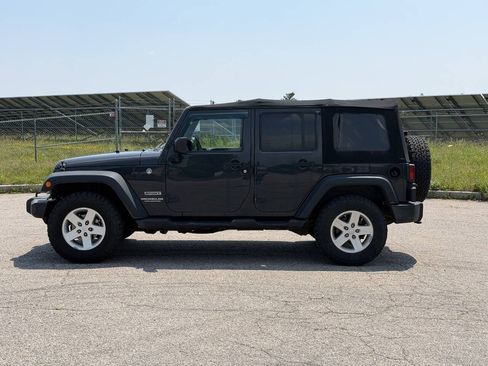 Used 2017 Jeep Wrangler Unlimited Sport w/ Quick Order Package 24S AWD/4WD image 2