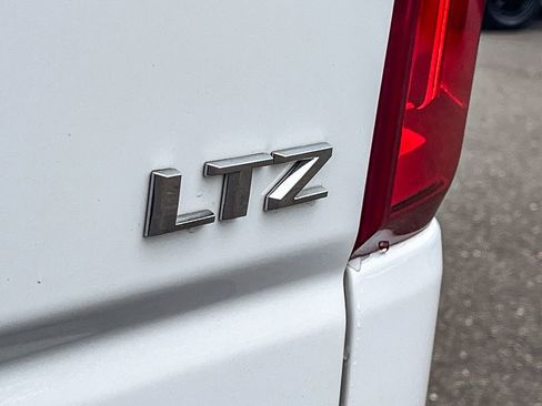 Used 2023 Chevrolet Silverado 2500 LTZ w/ LTZ Plus Package image 11